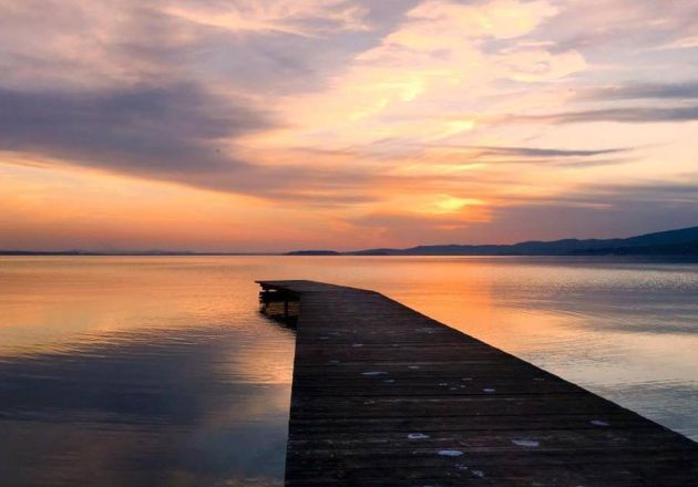 Ponte del primo maggio al Trasimeno. 3 notti in matrimoniale con balcone in mezza pensione serale. Prezzo finale a camera. Disponibilità anche di triple e quadruple!